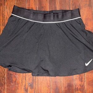 Nike Women's Black and White Athletic Skirt